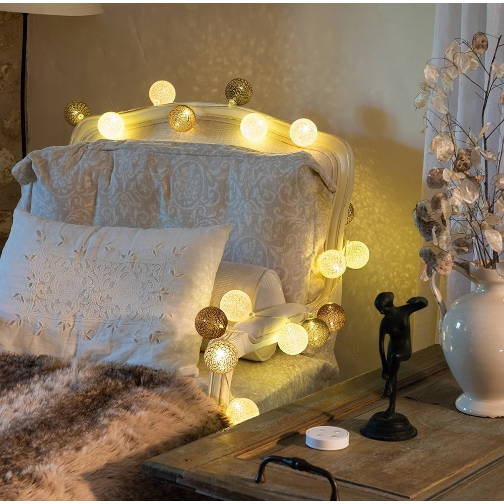 Guirled - Guirlande lumineuse Air Control -  Chocolat Télécommandée Guirlande lumineuse boules coton LED USB