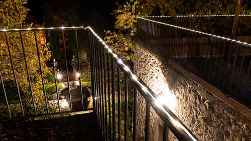 eine netz- und solarbetriebene Girlande für einen Geburtstag geburtstag mit einer mini led