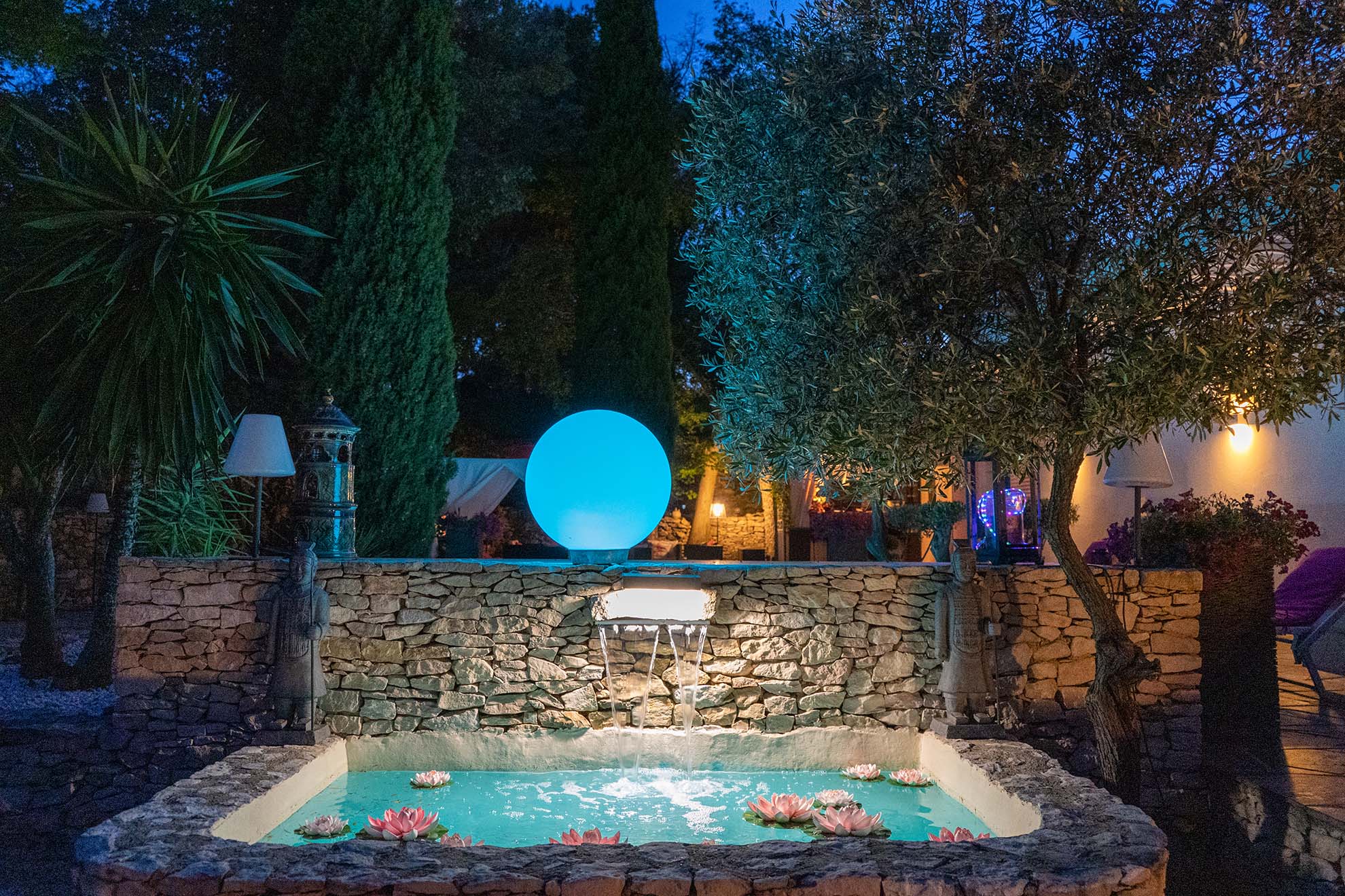 COMMENT ALLUMER UNE FONTAINE LUMINEUSE ? 