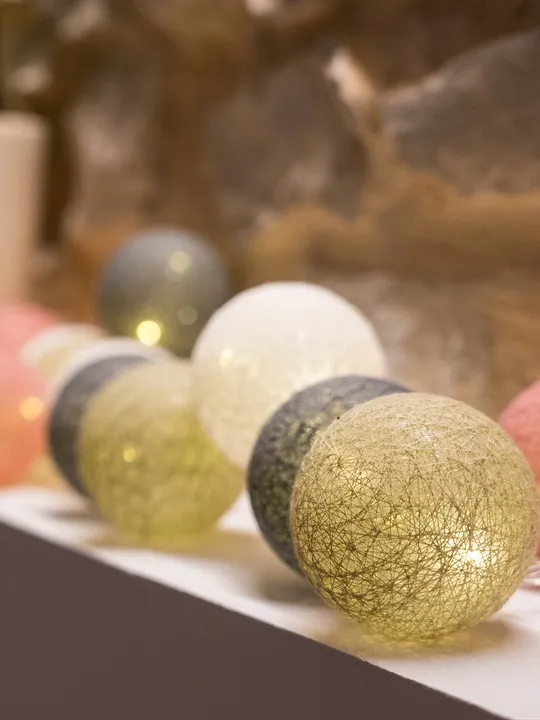 Guirlande lumineuse à boules de coton