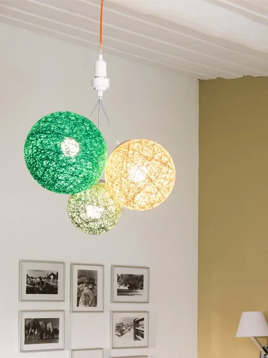 Suspension triptyque LED à trois boules en chanvre