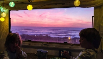 Quel luminaire au camping ? Guirlandes, Sphères, Guinguettes...